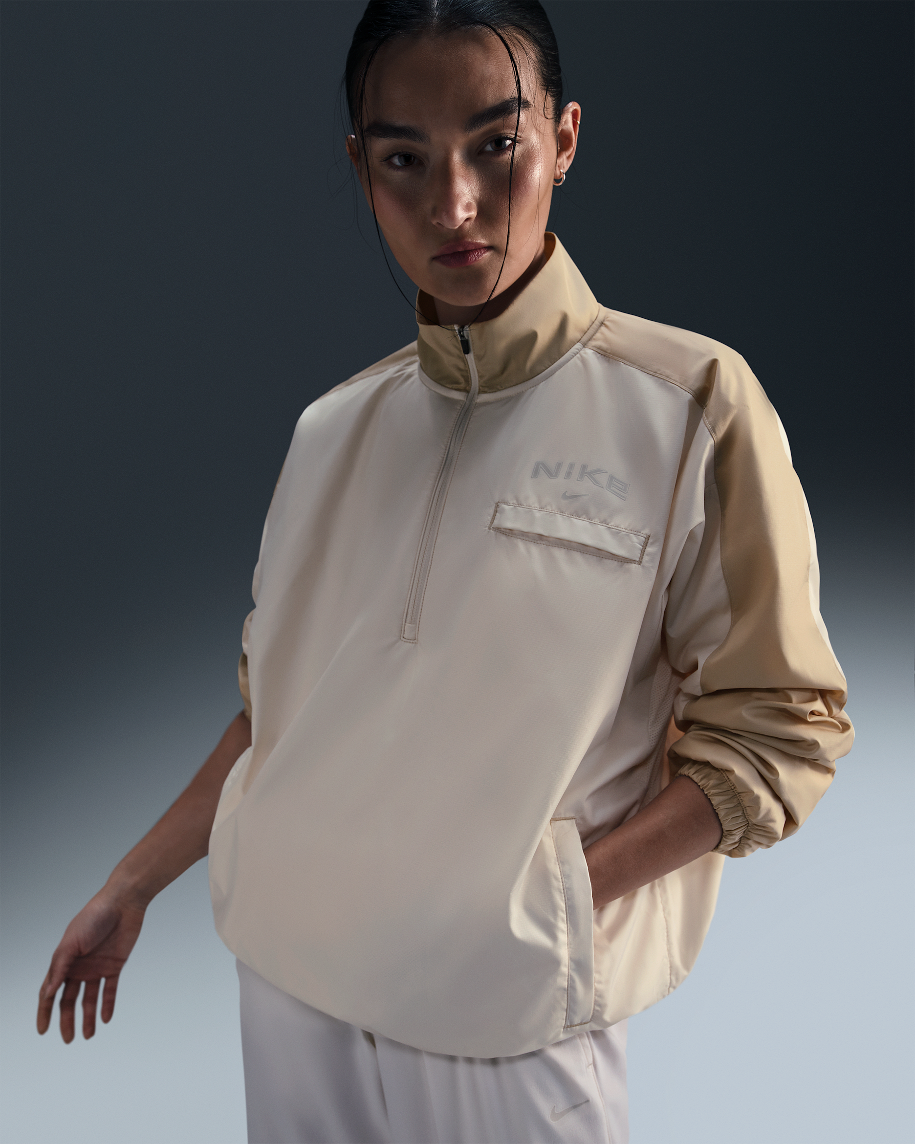 NIKE ナイキ エア Dri-FIT ウィメンズ ランニングジャケット NIKE（ナイキ）の「ナイキ エア Dri-FIT ウィメンズ ランニング